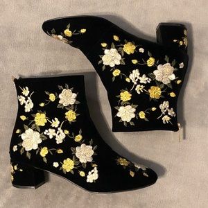 TOPSHOP VELVET EMBROIDERED BOOTS